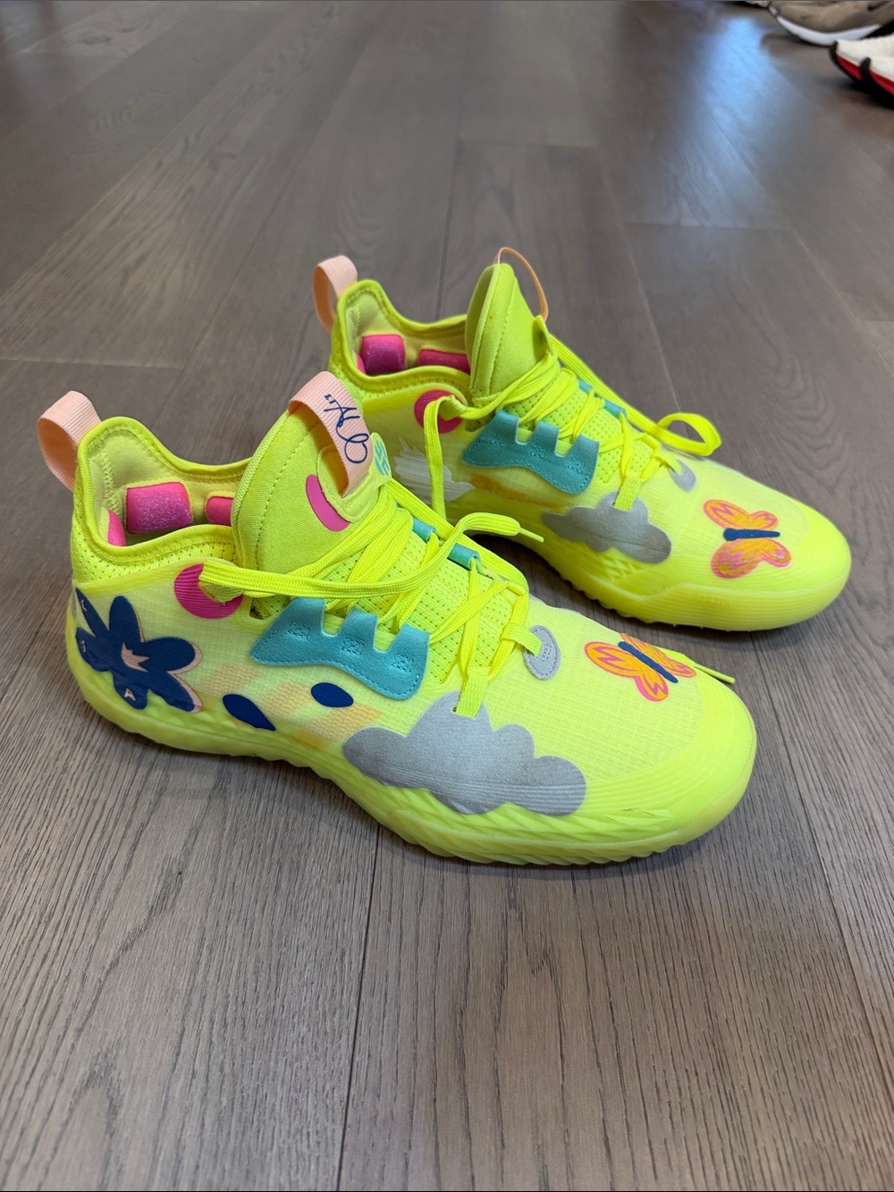 Adidas Neon Yellow Butterfly & Cloud Athletic Sneakers basketball